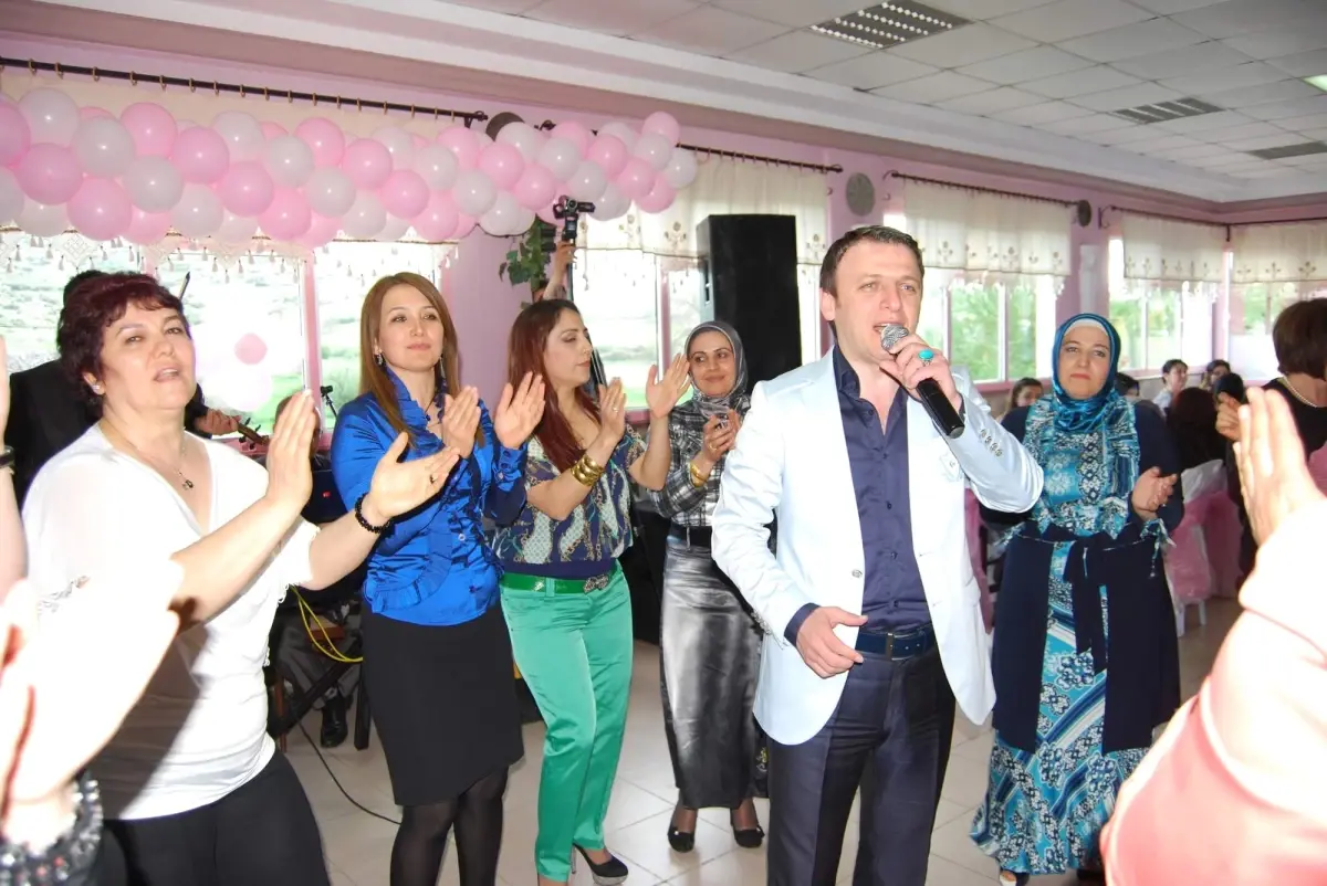 Polis Eşleri Kula\'da Buluştu