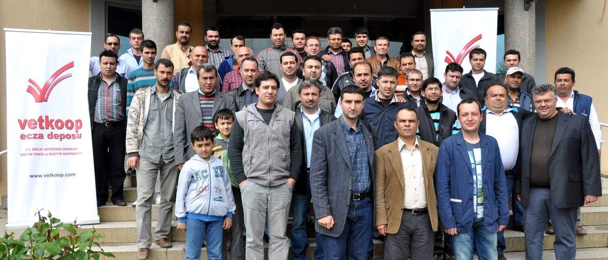 Salihli\'de Veterinerlere \'Tırnak Kesme Eğitimi\' Verildi