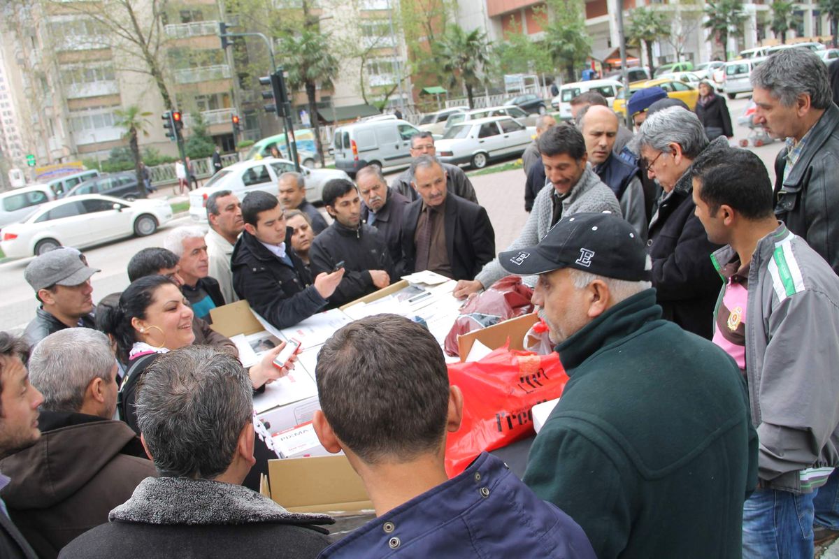 Teknoloji Çılgınlığı Seyyar Satıcıya Düştü