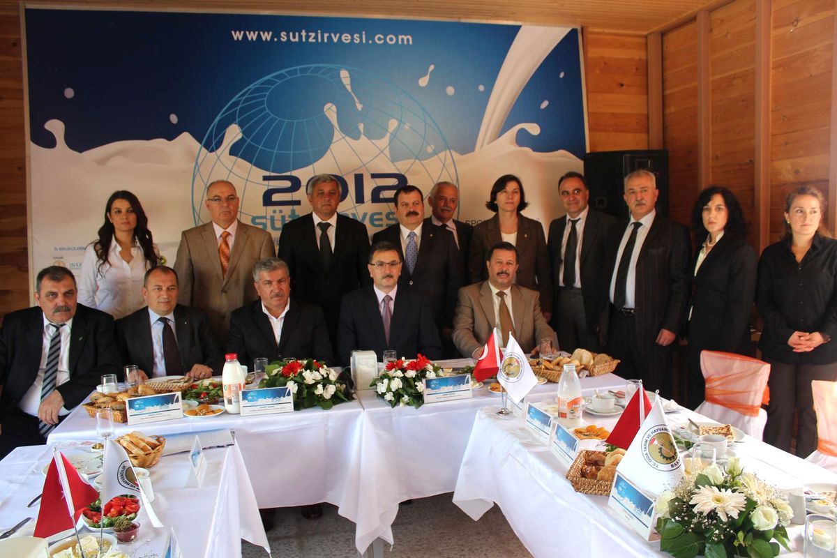 Türkiye\'de İlk Kez Ulusal Süt Zirvesi Yapılacak