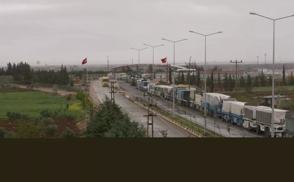 Yüzlerce Tır Şoförü Öncüpınar\'a Akın Etti