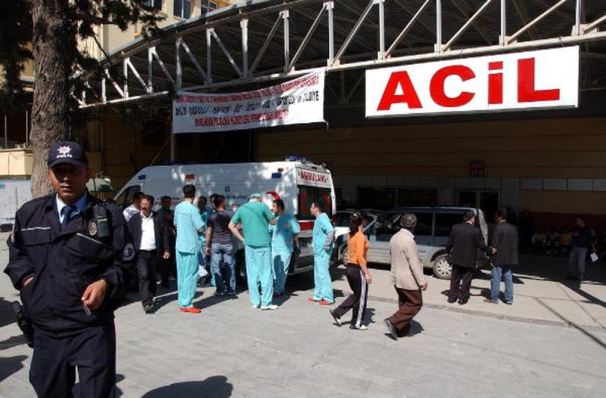 17 Yaşındaki Çocuk Doktoru Bıçakladı