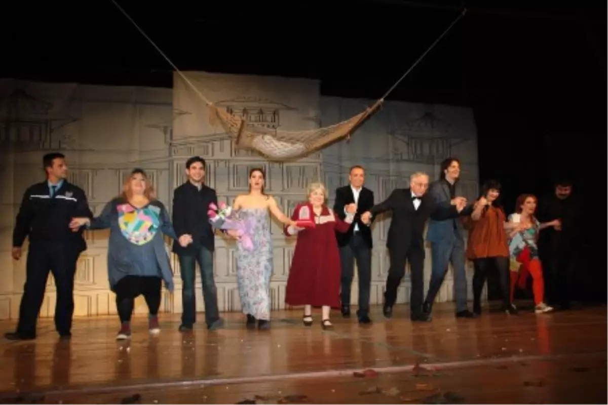 "3. Ataşehir Tiyatro Festivali" Sona Erdi