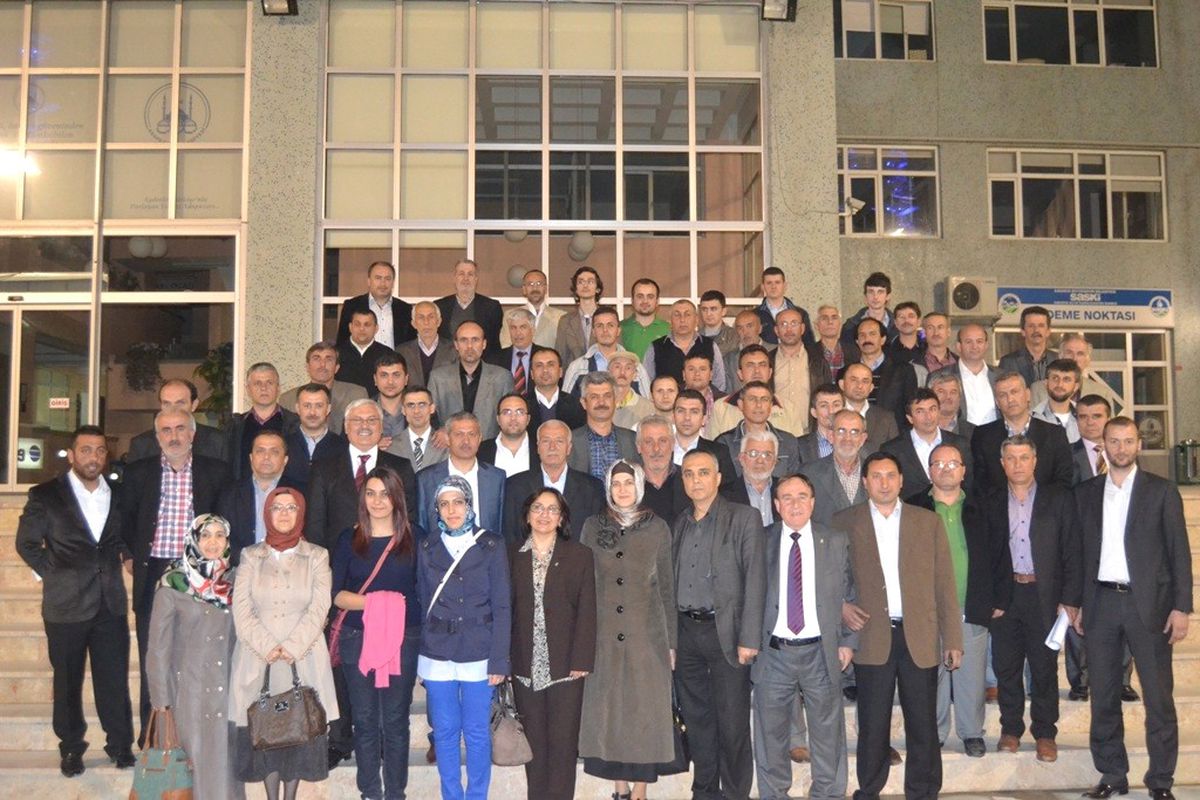 AK Parti Adapazarı İlçe Başkanlığı Mahalle ve Köy Başkanlarıyla Bir Araya Geldi