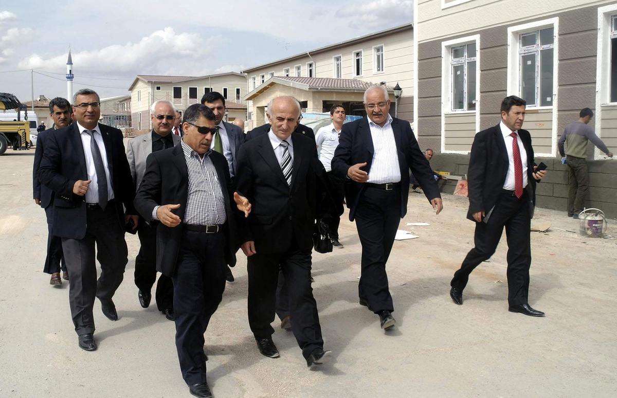 AK Parti'li Milletvekili Kilis'teki Sığınmacıları Ziyaret Etti