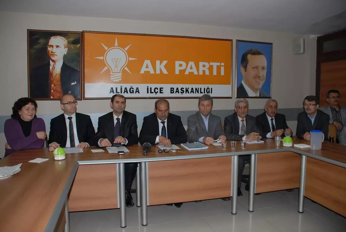 Aliağa Ak Parti, CHP'li Belediyenin Üç Yılını Değerlendirdi