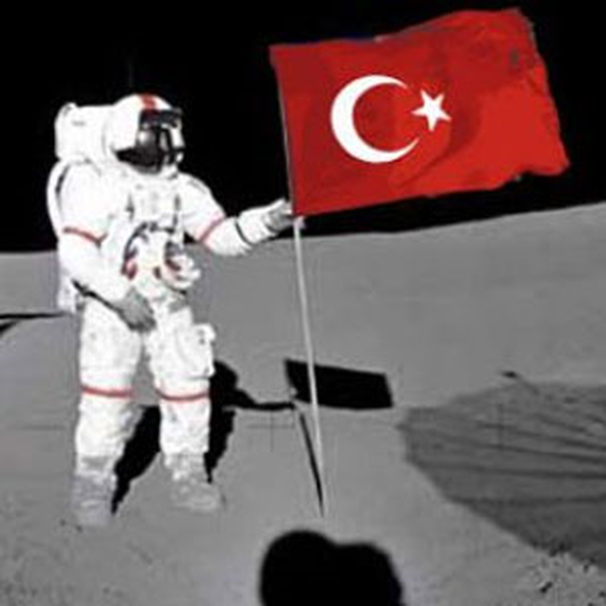 Ay'a Giden Türk Bayrağı Oyuncak Müzesi'nde!