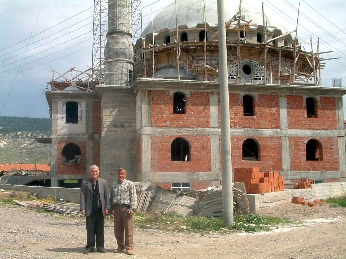 Bigadiç'de Cami İmecesi