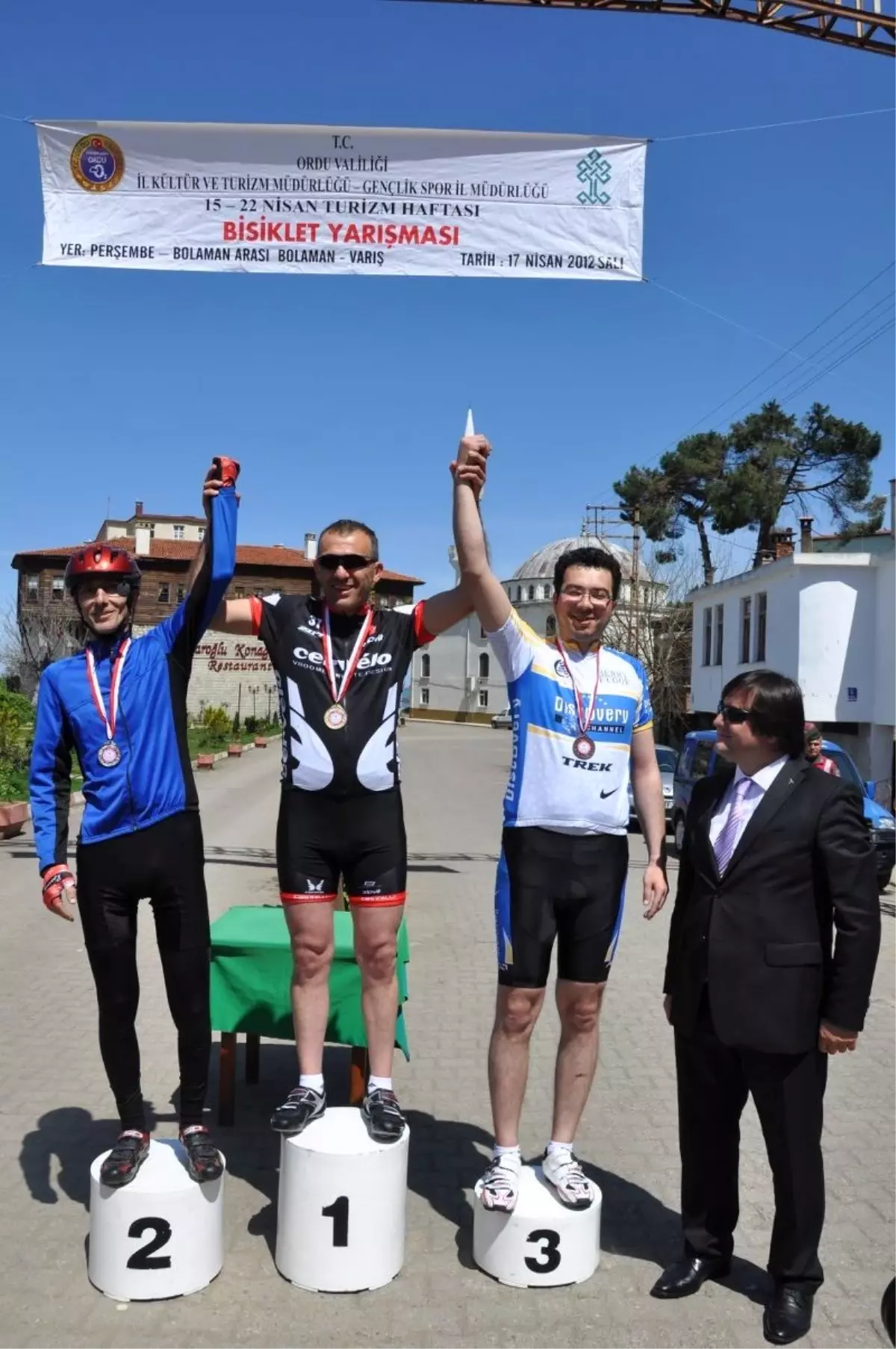 Bisikletçiler Perşembe-Bolaman Arasında Yarıştı