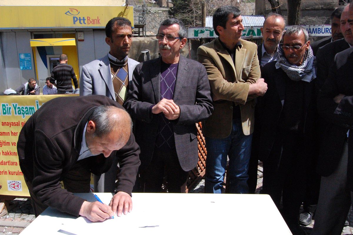Bitlis\'te BDP\'den İmza Kampanyası