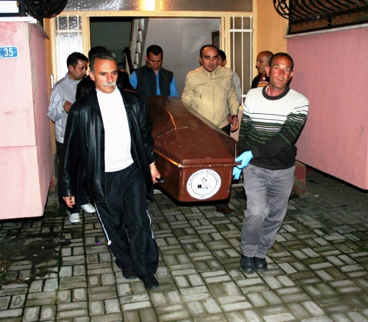 Burhaniye'de Bunalıma Giren Veteriner İntinar Etti
