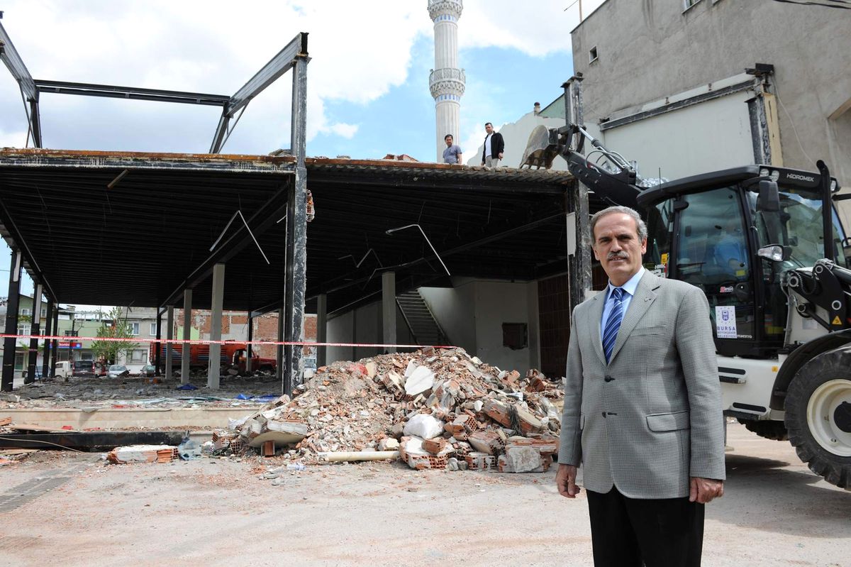 Bursa\'da 30 Metrelik Yol Günyüzüne Çıkıyor