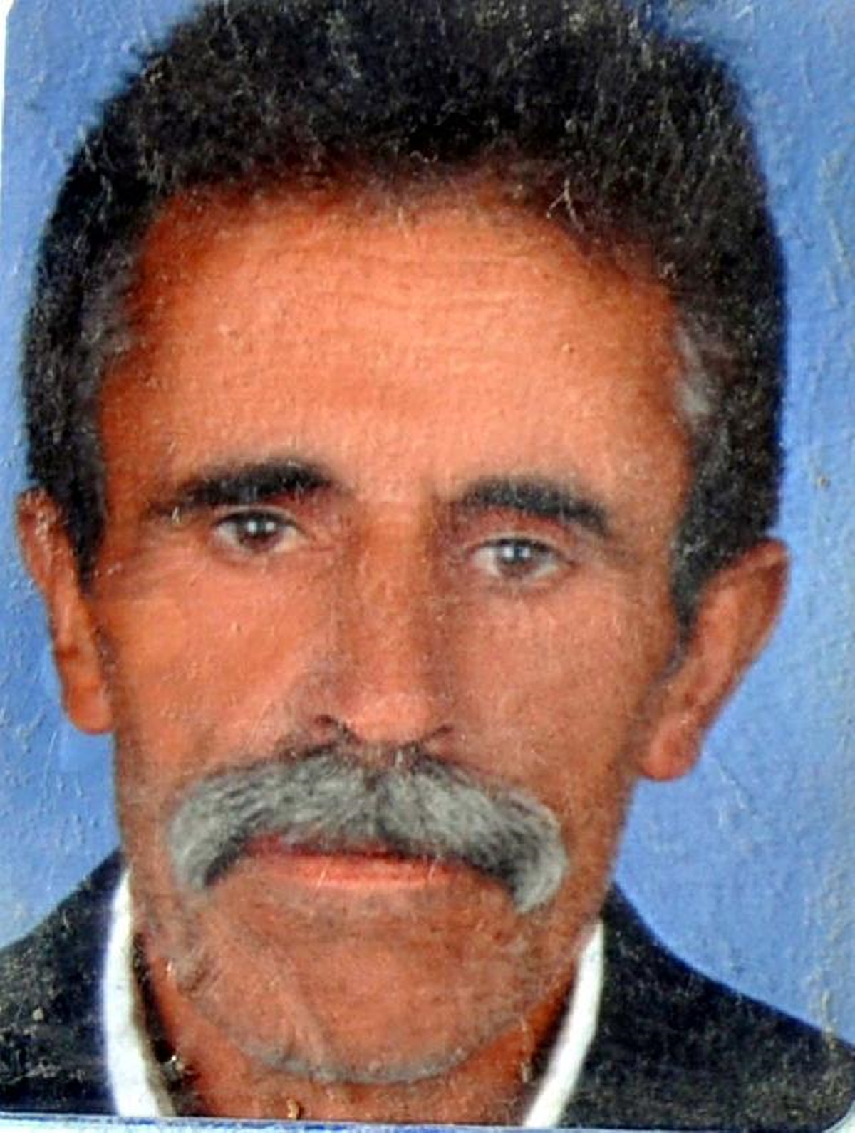 Devrilen Traktörün Altında Kaldı