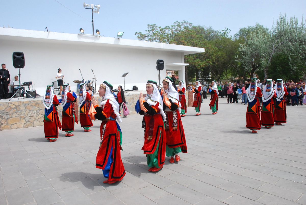 Didim\'de Folklor Gösterileri Düzenlendi