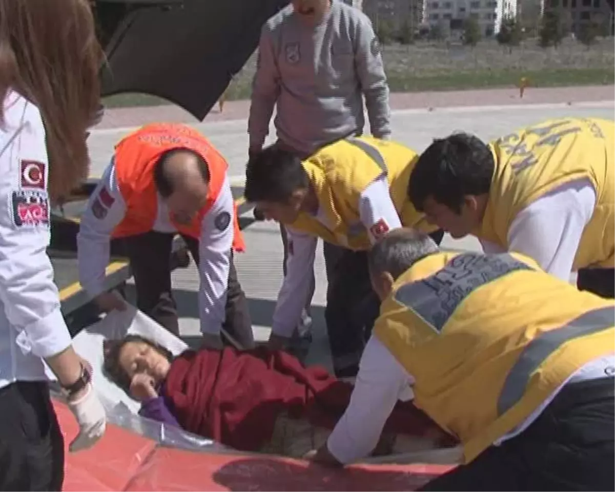 Doğuma Hava Ambulansı ile Yetişti