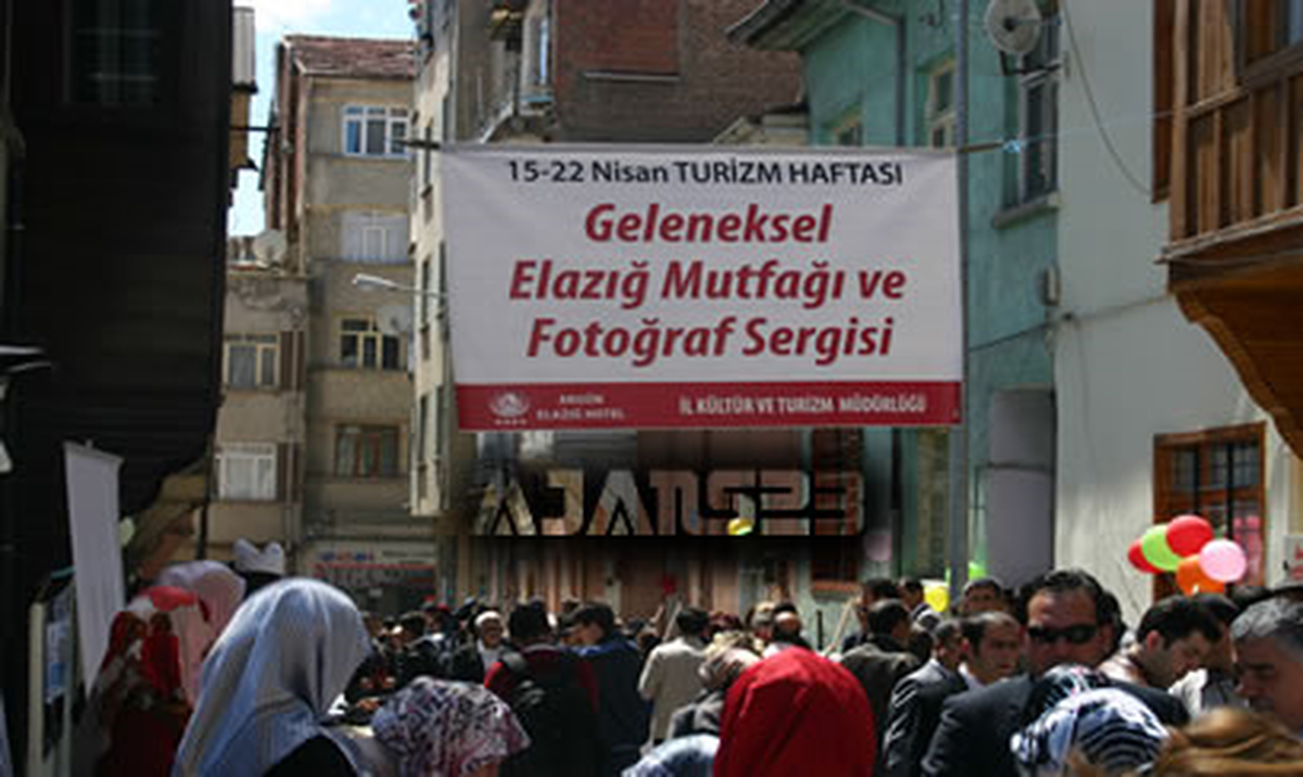 Elazığ Konulu Fotoğraf ve Yöresel Yemek Sergisi Düzenlendi