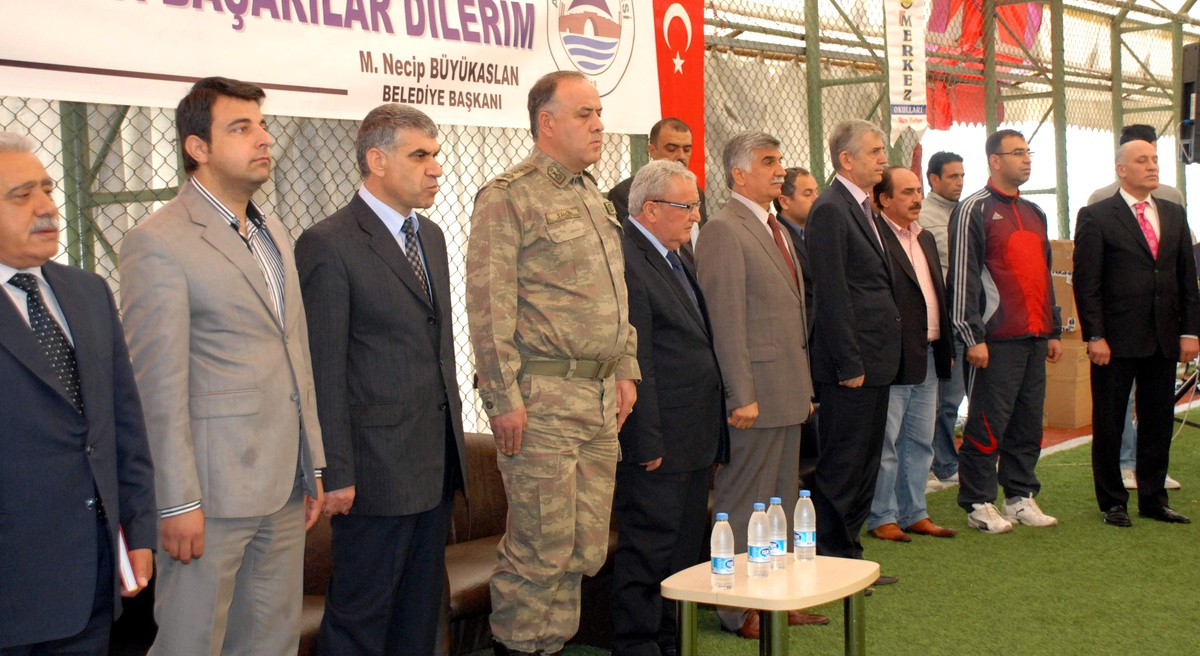 Futbol Okul Ligi Takımlarına Spor Malzemesi Dağıtımı Yapıldı