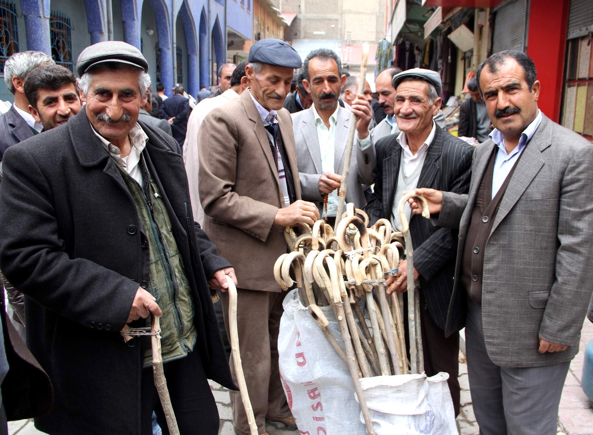 Hayvan Sahipleri ile Çobanlar Aynı Pazarda Buluşuyor