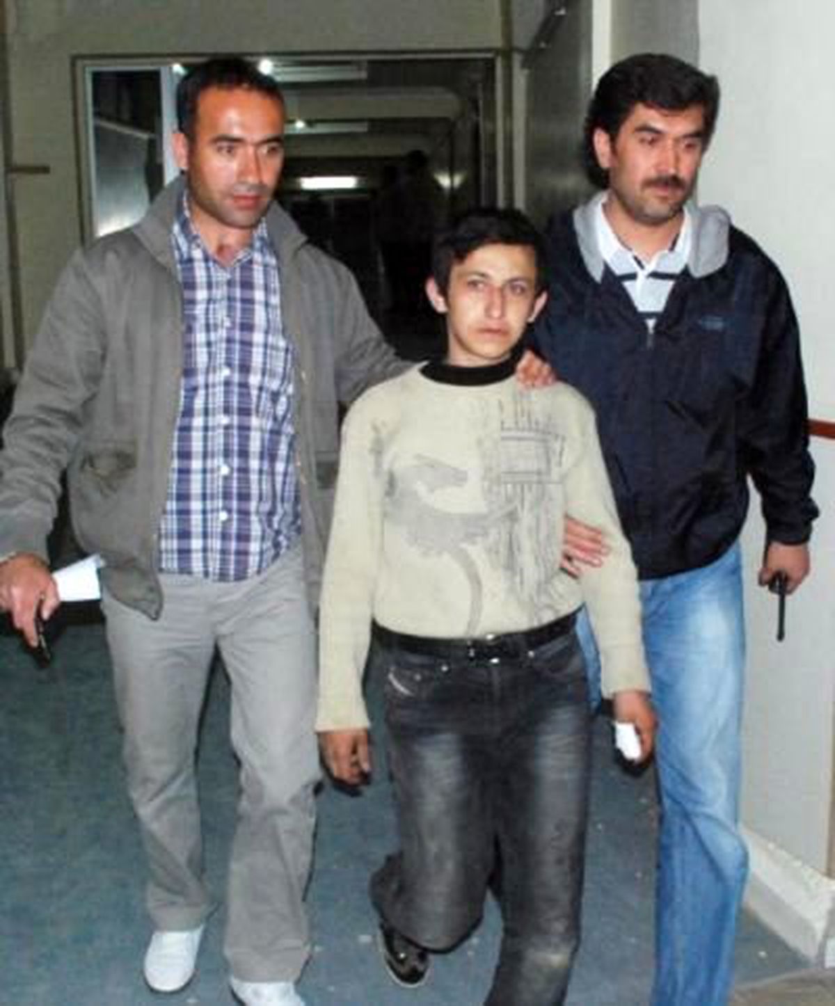 Hırsızlıkta Yakalanan \'Bebek Yüzlü\', Ev Sahibini Bıçakladı