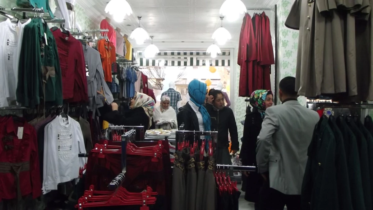 Hizan\'da Lüks Giyim Mağazası Açıldı