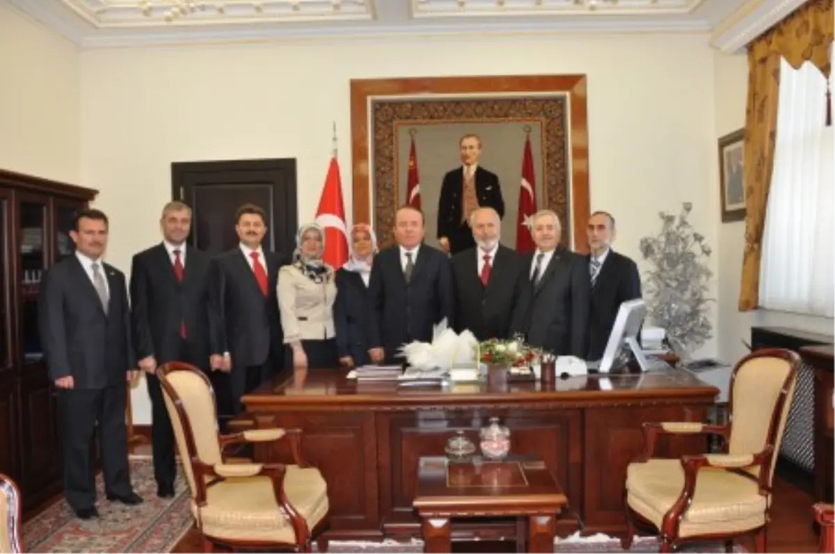 İl Müftüsü Avcı, Vali Oğuz\'u Ziyaret Etti