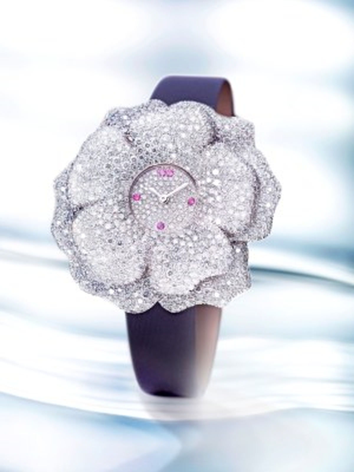 Jaeger-LeCoultre\'den, Feminen Dünyasına Bir Övgü