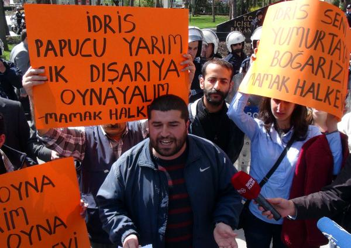 Kendisini Karşılamaya Gelene 'Takla At' Diyen Bakan Şahin'e Protestoya 8 Gözaltı