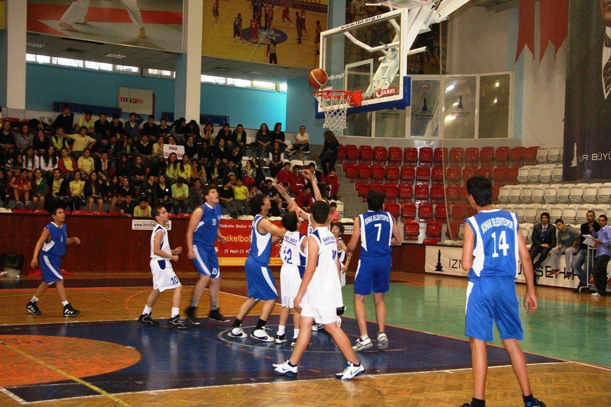 Konak\'ta Potalar Yeniden Şenlendi