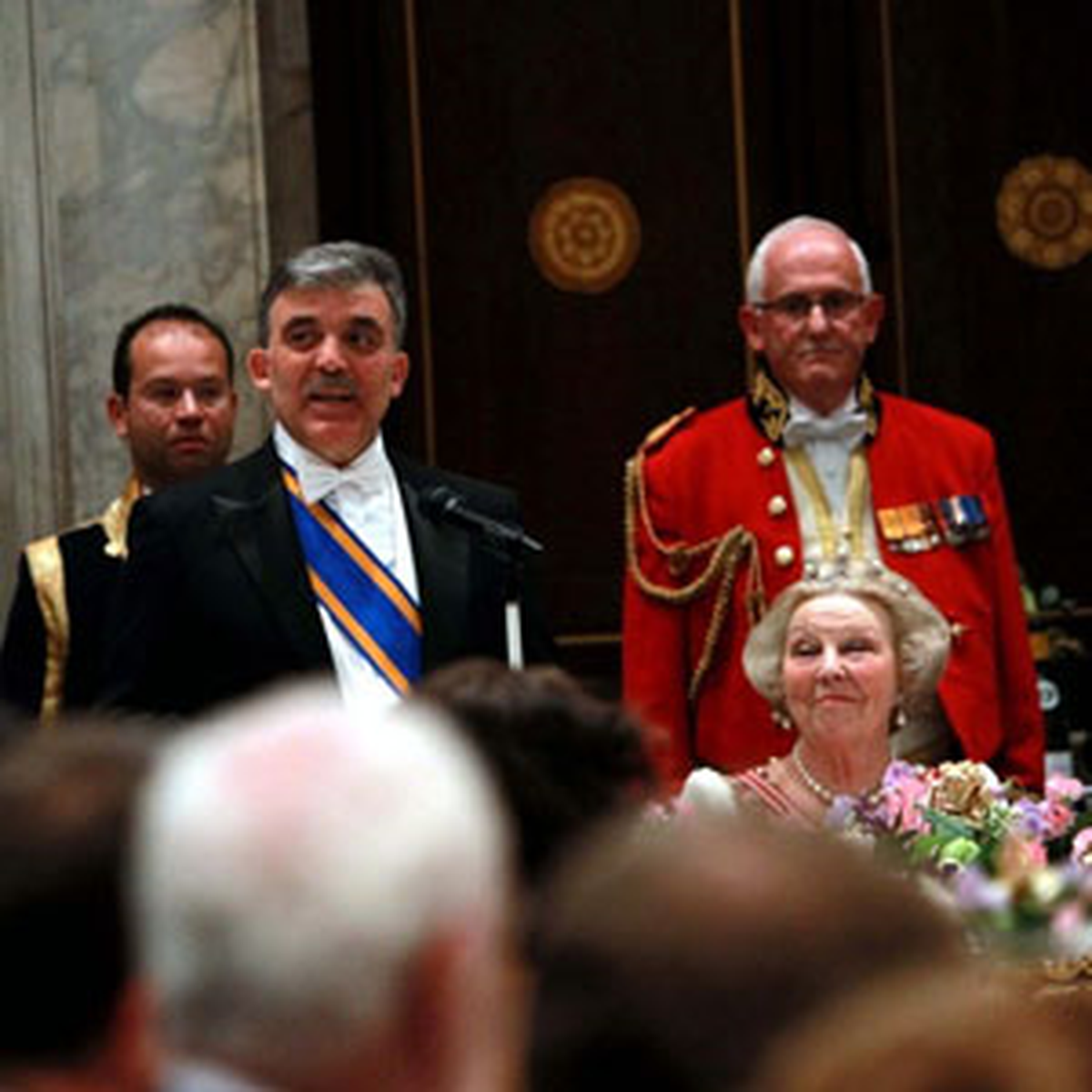 Kraliçe Beatriks\'ten Cumhurbaşkanı Gül\'e Hollanda Aslanı Büyük Şovalye Nişanı (4)