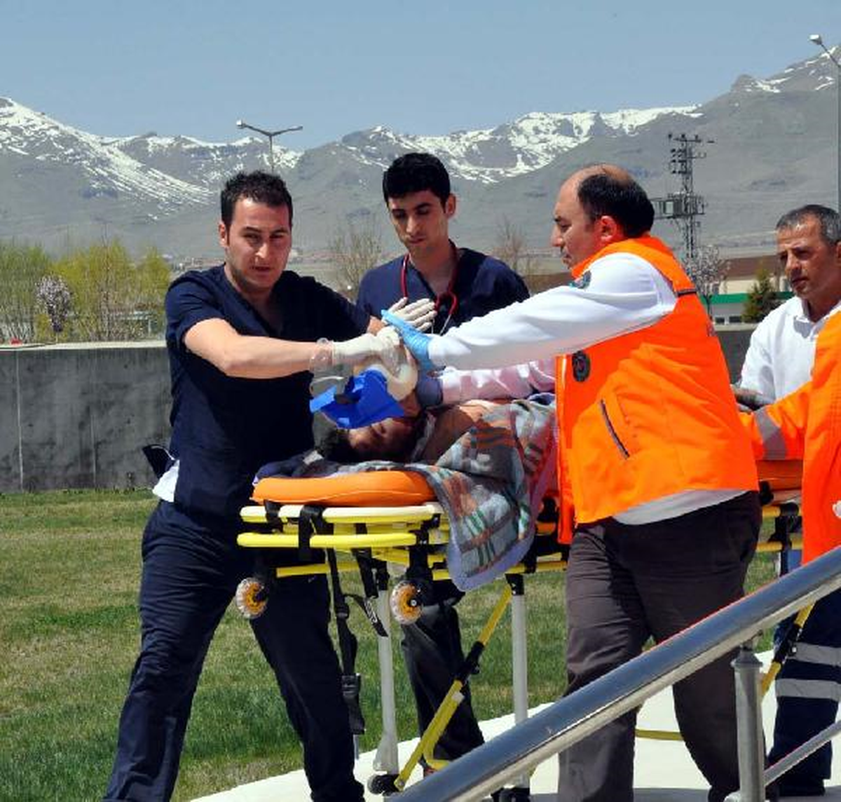 Kuzenlerin Hayvan Otlatma Kavgası: 1 Ölü, 2 Yaralı