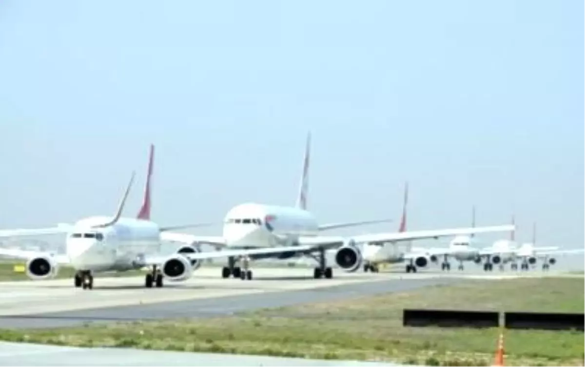 Lodos Uçak Seferlerini İptal Ettirdi