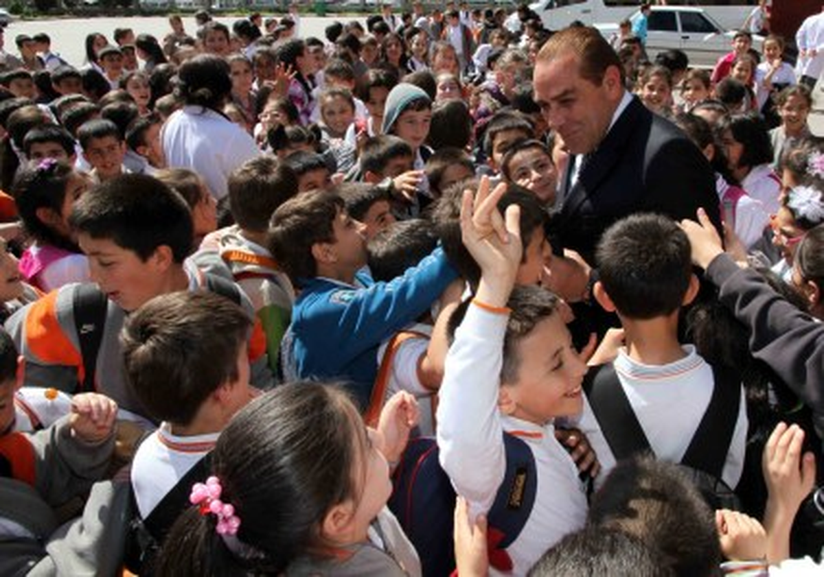 Miniklerin Atatürk Sevgisi Göz Yaşarttı