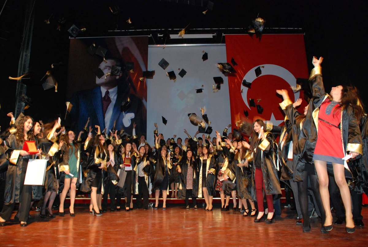 Otelcilik ve Turizm Lisesi Mezuniyeti Erken Kutladı