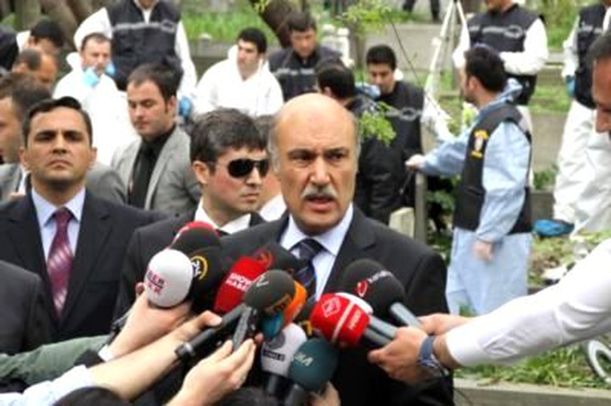 (Özel Haber) Çapkın: "Yaklaşık 15 Kilo Patlayıcı Gibi Gözüküyor, Bir de El Bombası Var"