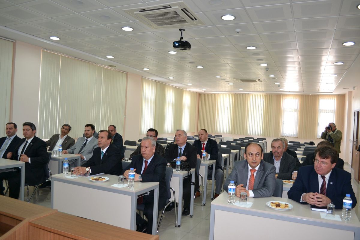 Özel İdarede Eğitimler Sürüyor