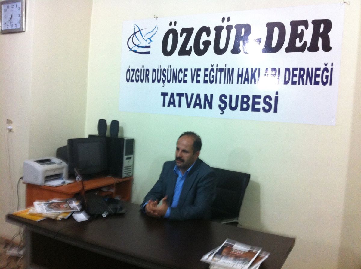 Özgür-Der\'den Söyleşi Programları