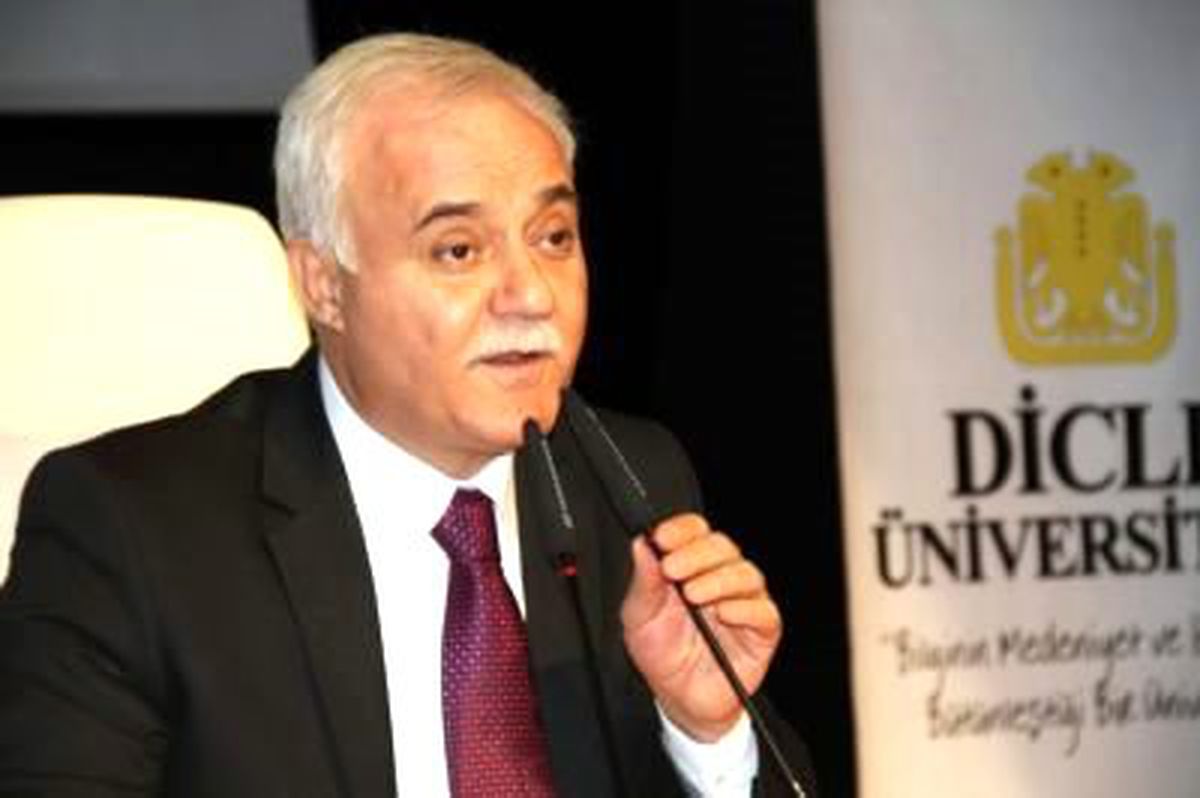 Prof. Dr. Nihat Hatipoğlu "Hz. Peygamberin Yüce Ahlakı" Konferansı Verdi