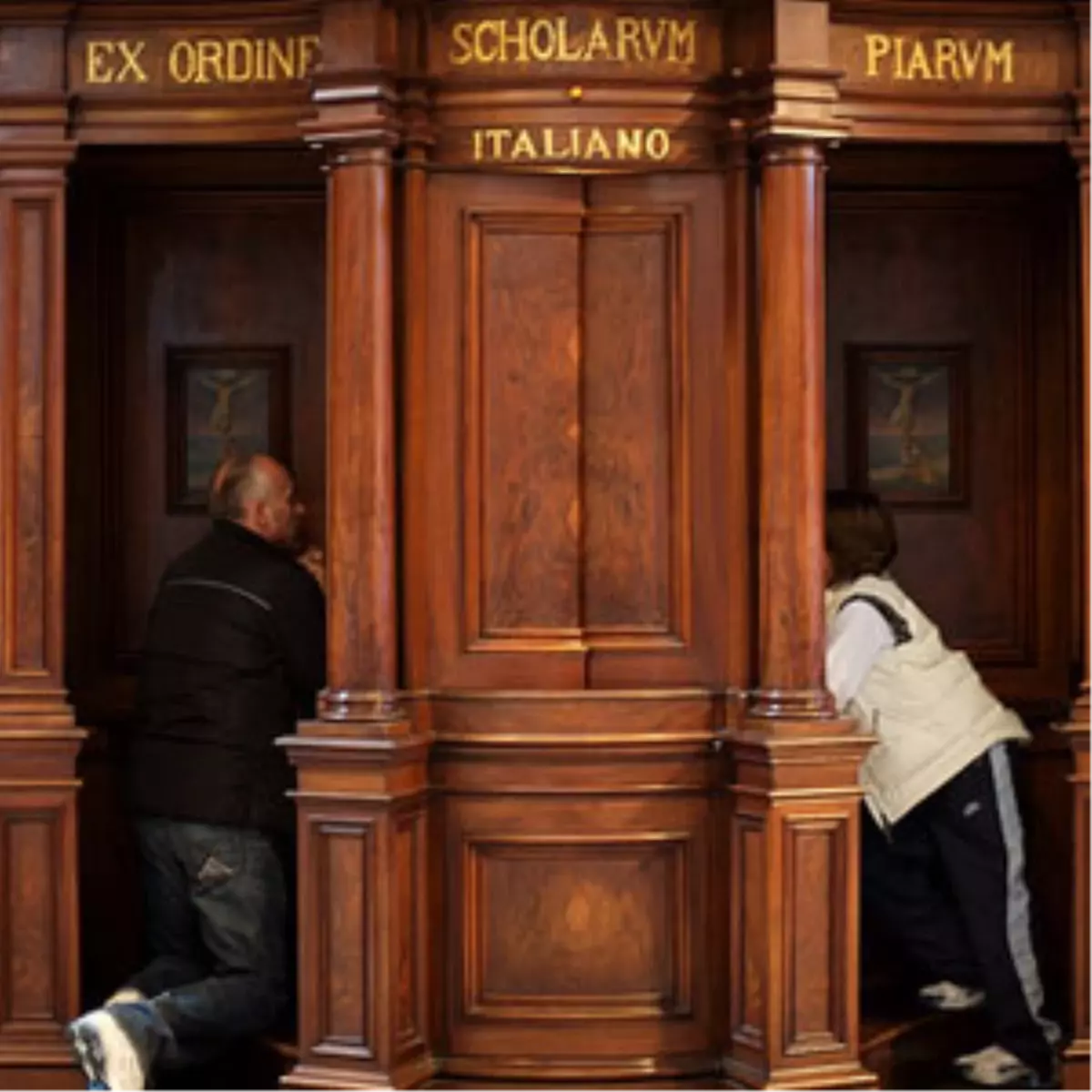 Sağır Papaza Günah Çıkarma Modası