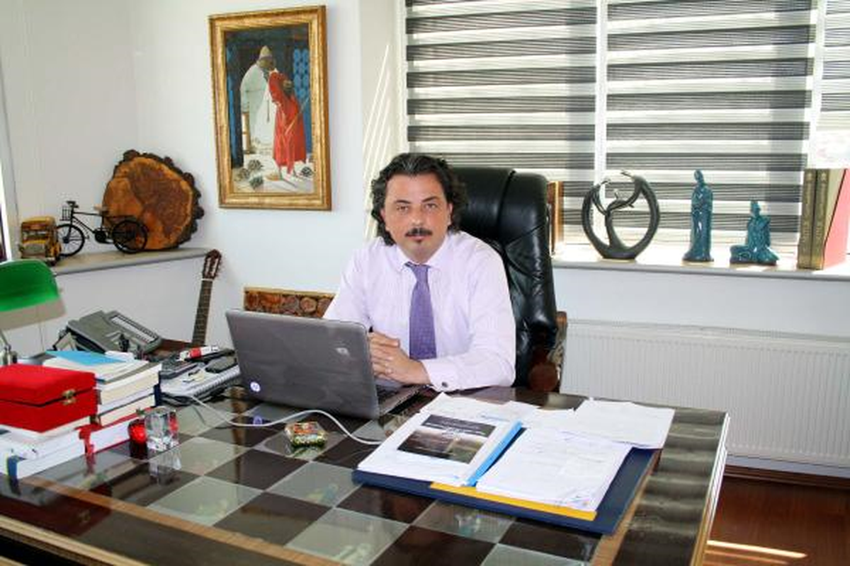 Süheyla Hanım, Köpeği \'Toni\'den Ayrılmayacak