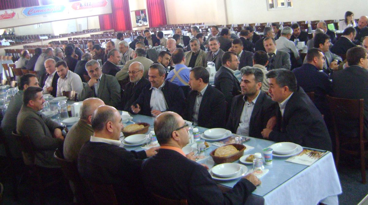 Tavşanlı'da Diyanet-Sen'den Dayanışma Yemeği