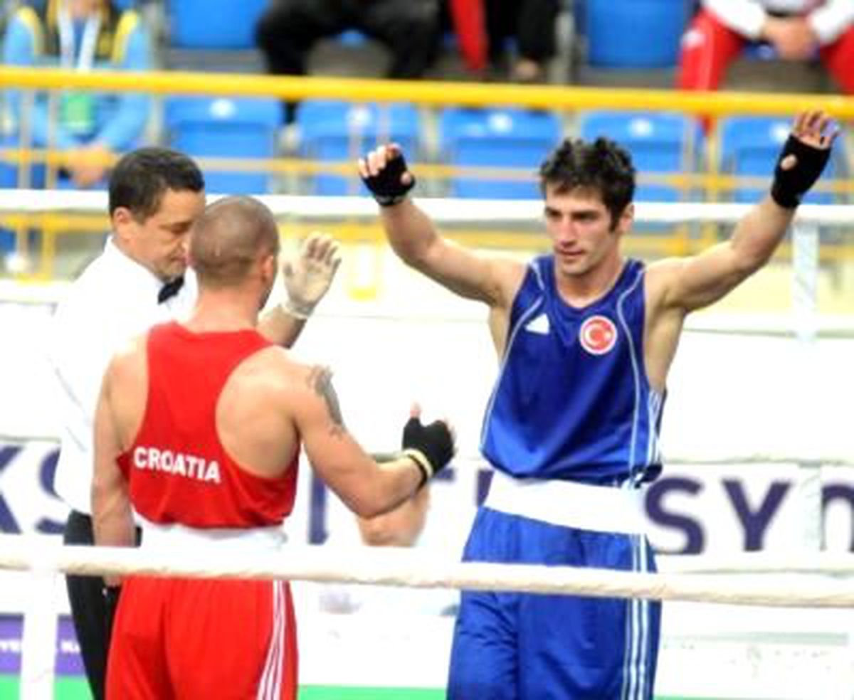 Türk Boksörler Rakiplerini Yendi (2)