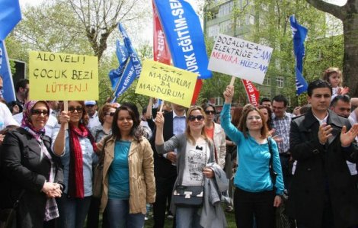 Türk Eğitim-Sen\'e Bağlı Öğretmenler İş Bıraktı