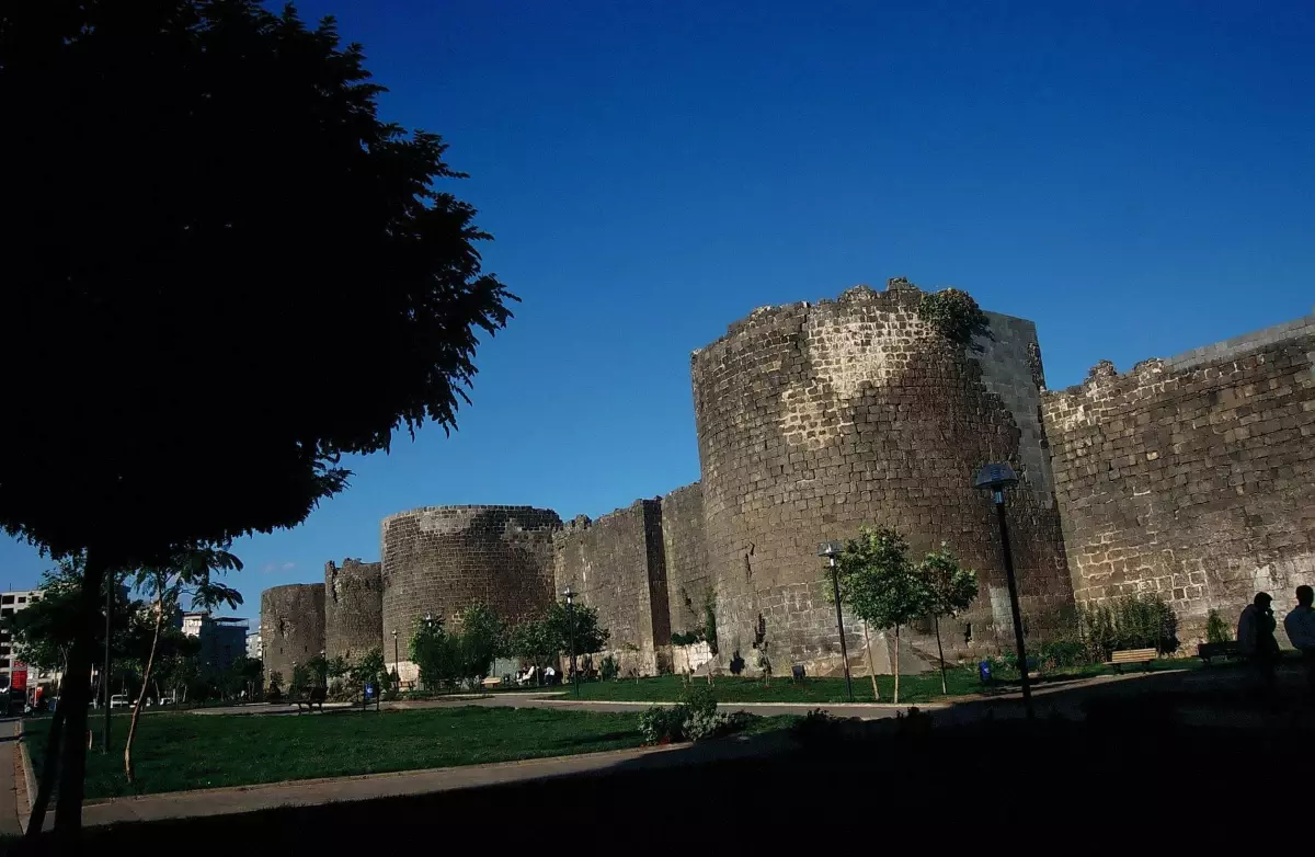 Uluslararası Diyarbakır Surları Sempozyumu Yapılacak