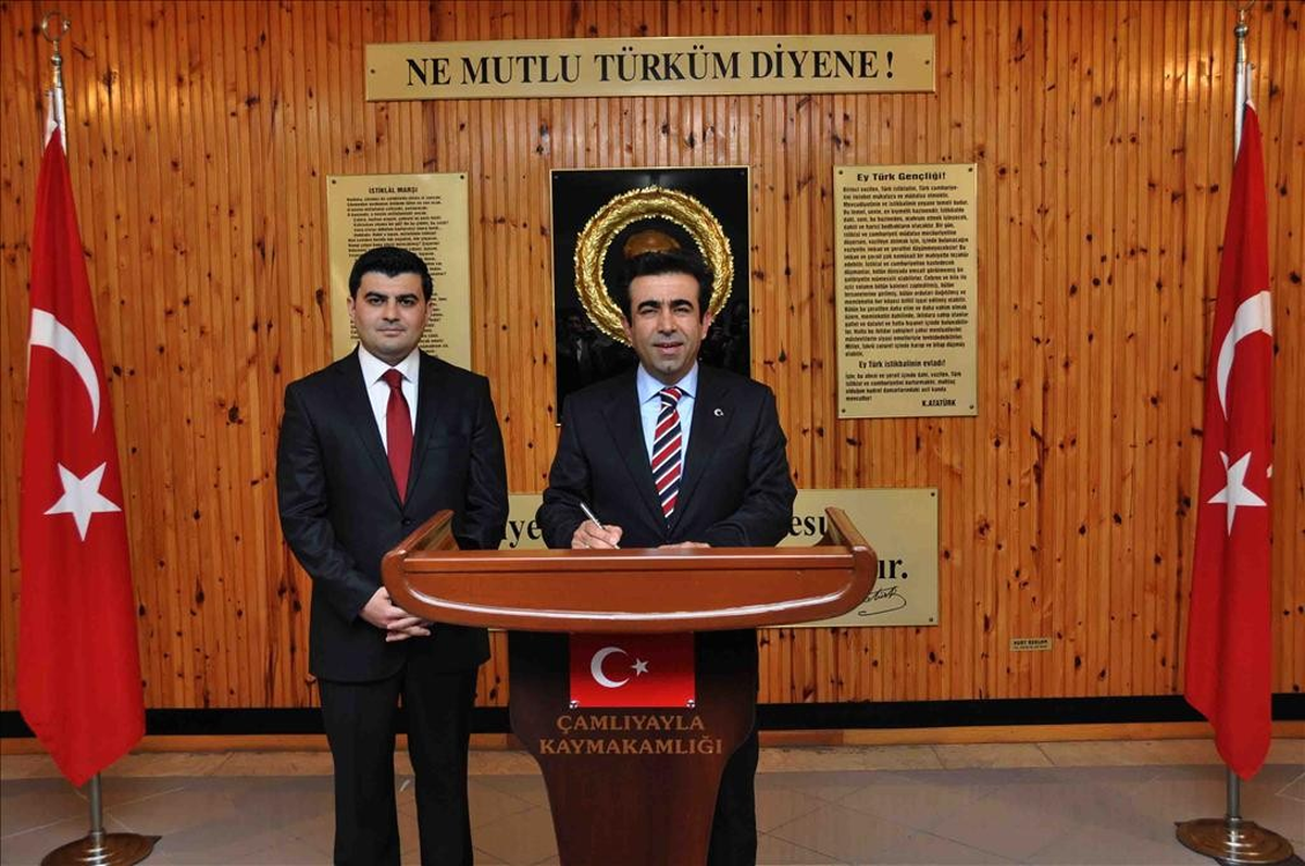 Vali Güzeloğlu Çamlıyayla'yı Ziyaret Etti