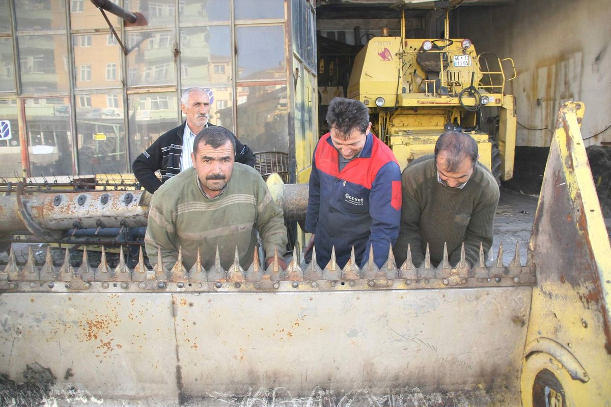 Yozgat\'ta Biçer Döverler Güneydoğu\'daki Hasada Hazırlanıyor