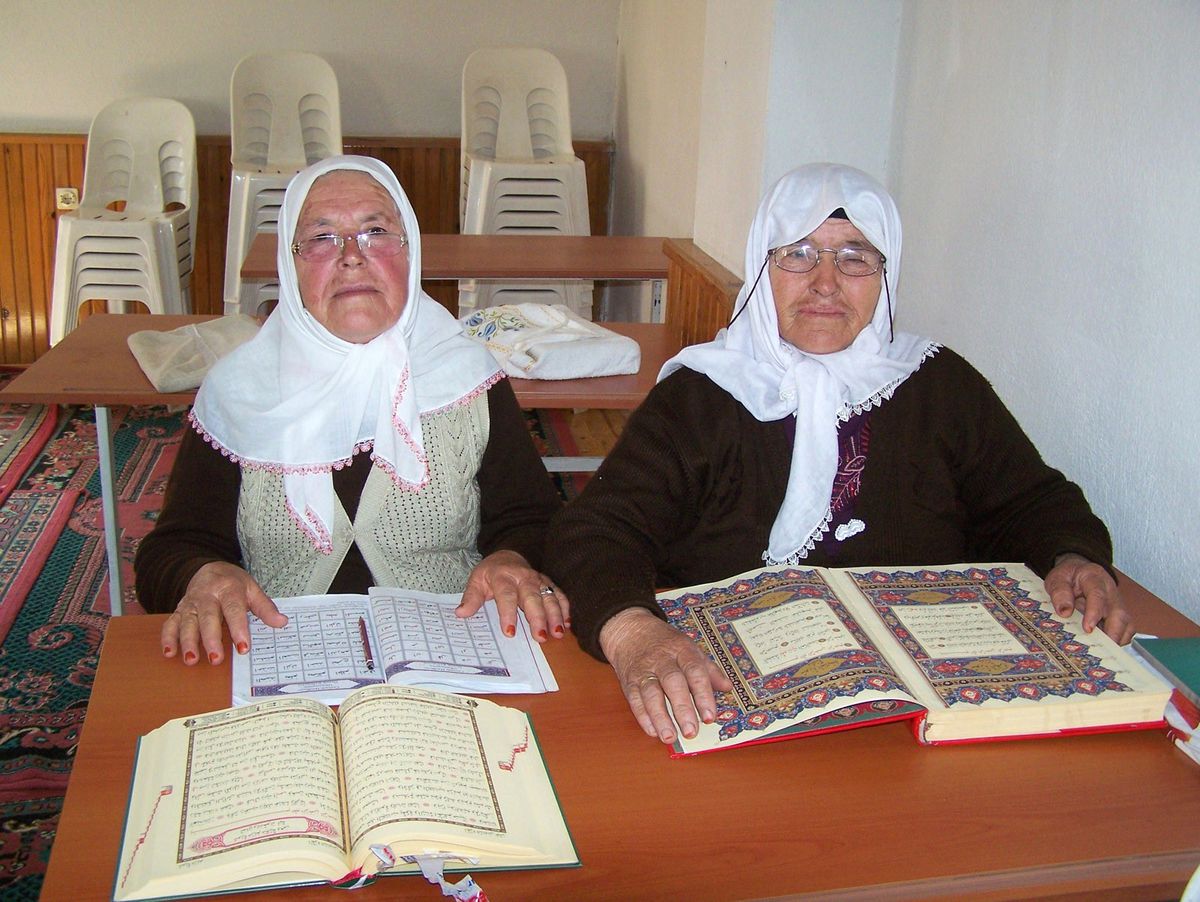 65 Yaşında Kuran-I Kerim Öğrendiler