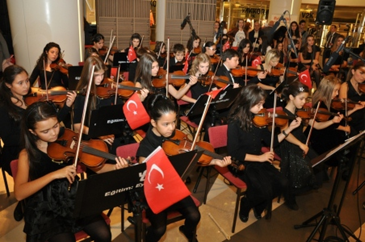 Akmerkez\'de Bayram Coşkusu Başlıyor