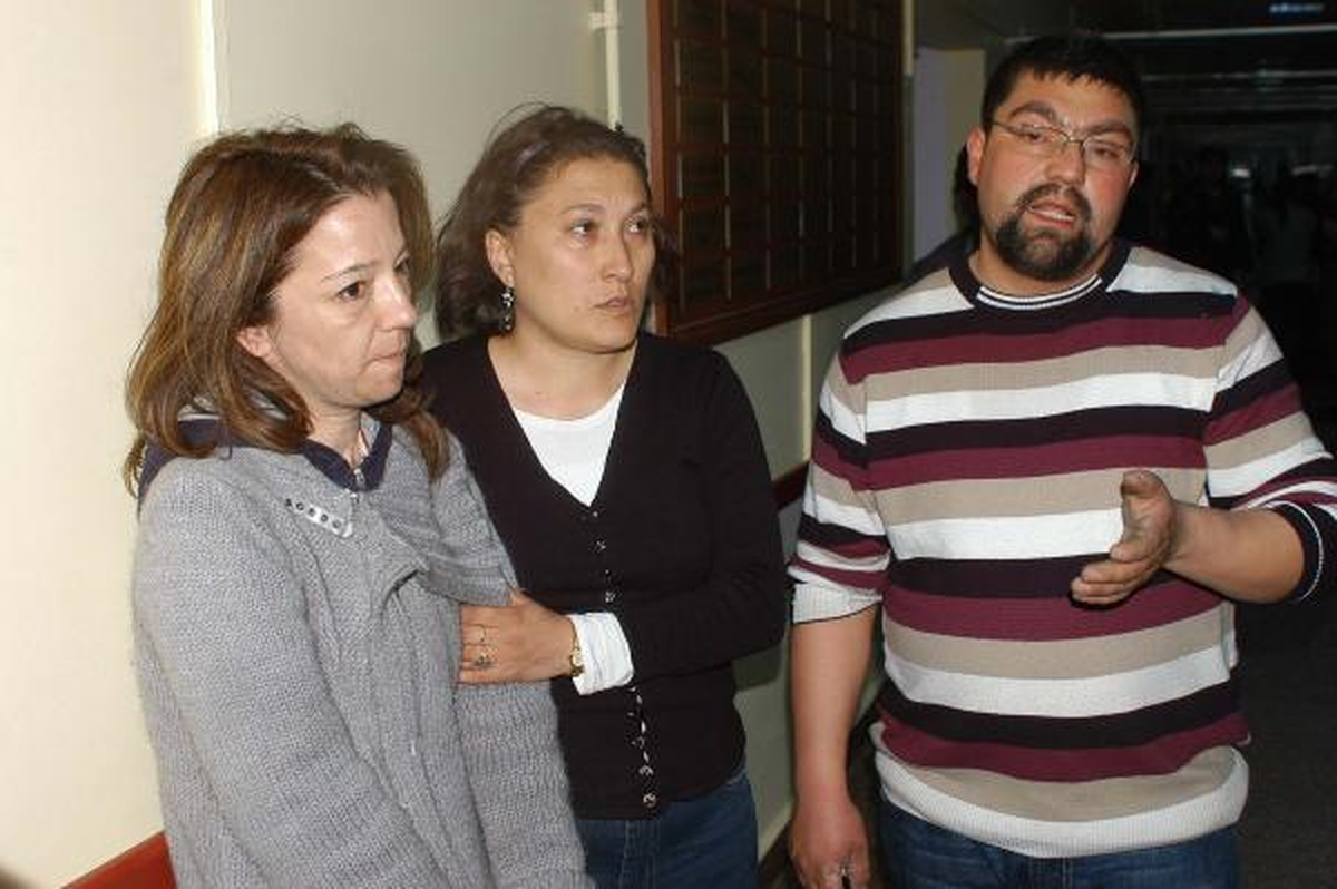 Baba ve 2 Çocuğunu, Yanmaktan Komşular Kurtardı