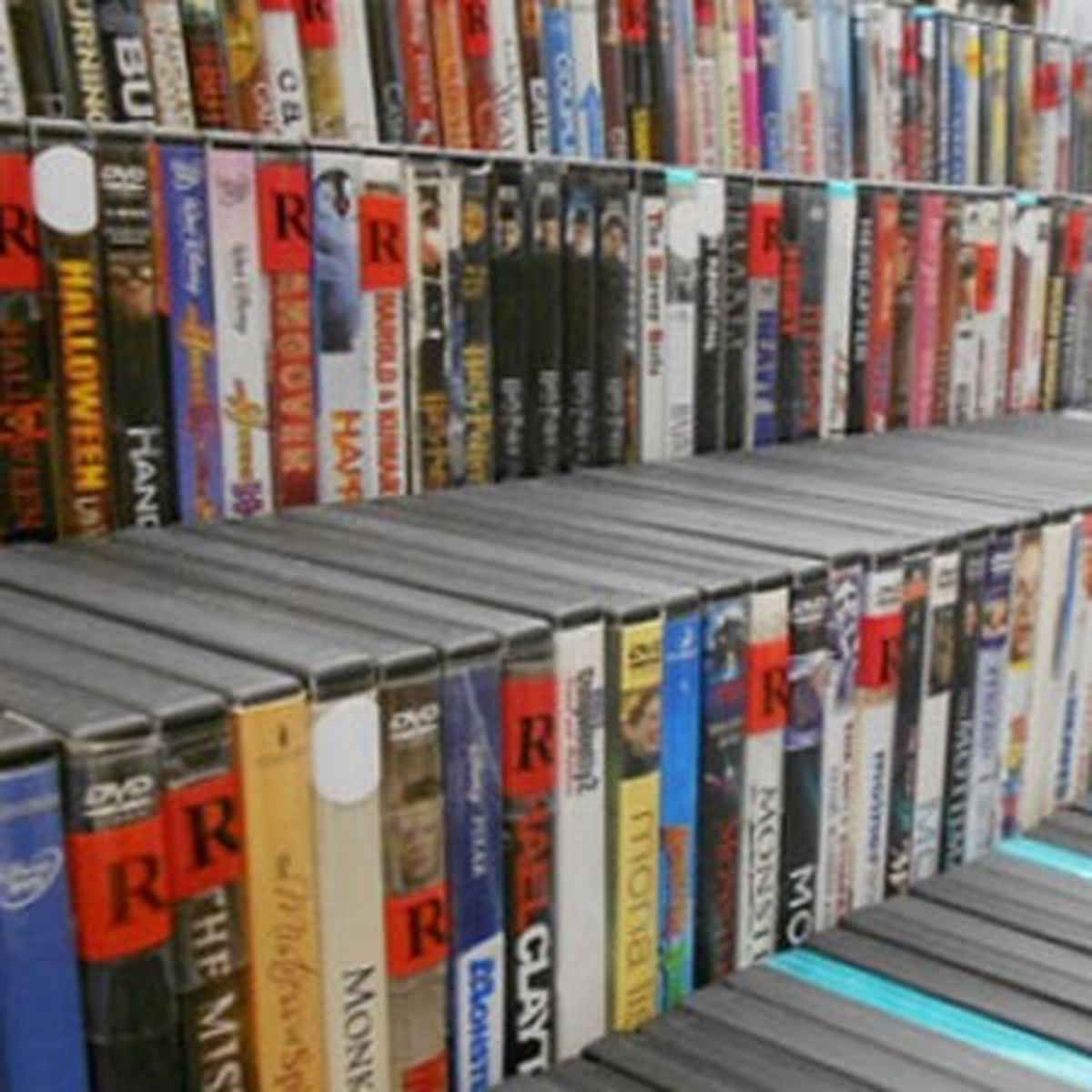 Beşiktaş\'ta 20 Bin Korsan Cd Ele Geçirildi