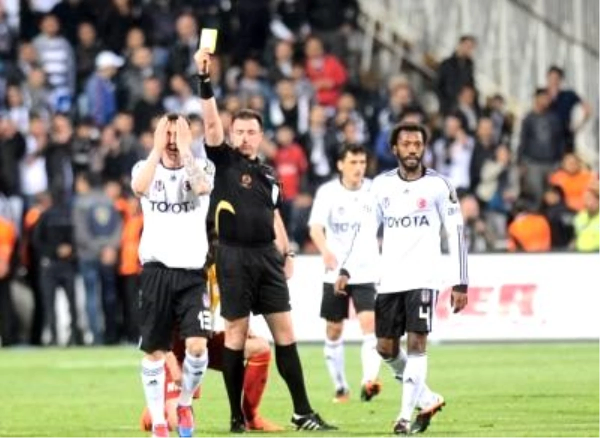Beşiktaş Yönetiminin Hakem Göçek\'e Tepkisi Sürüyor